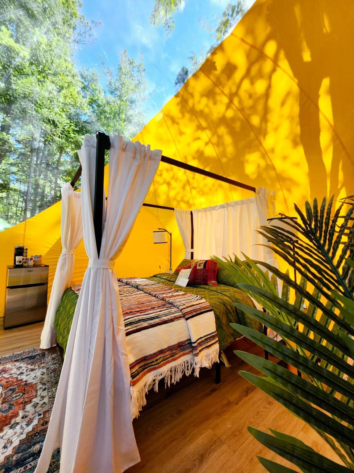 Estrella Glamping Hotel Caraquet Bagian luar foto